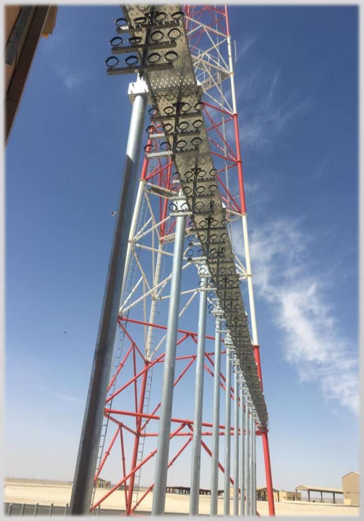 برج اتصالات في قاعدة عسكرية