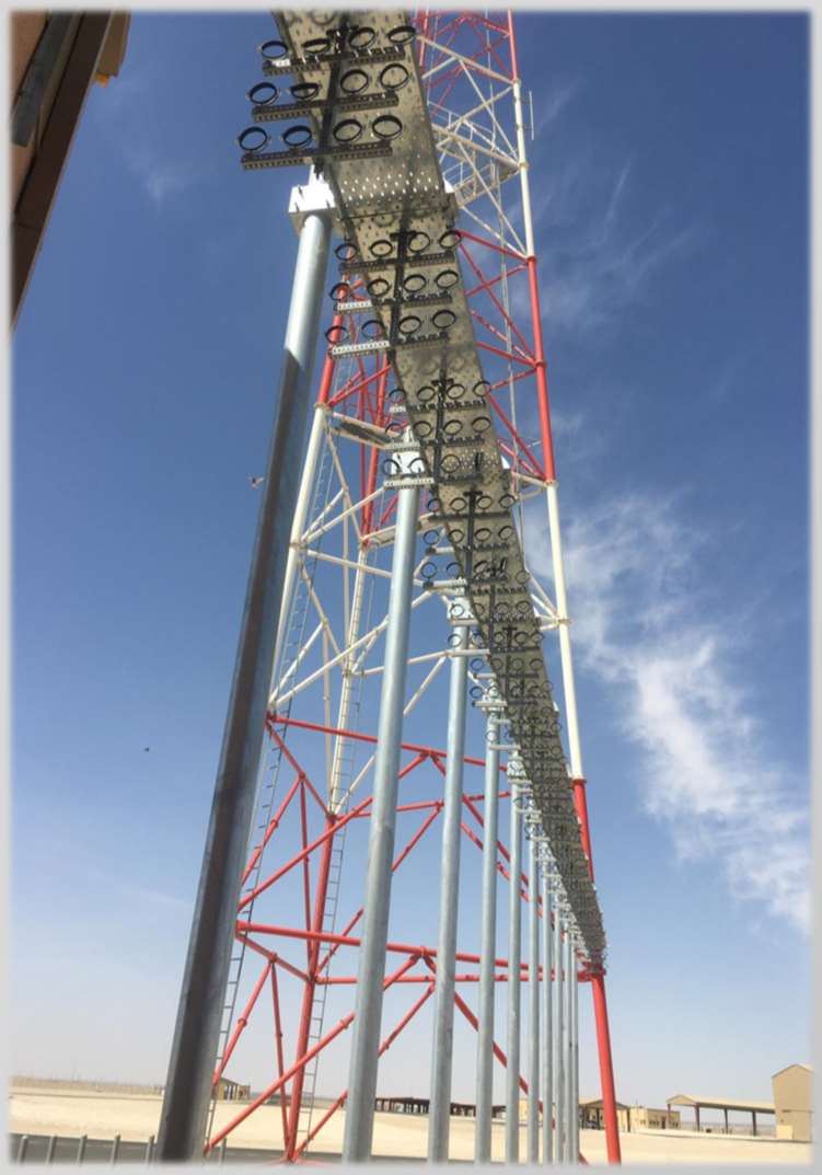 برج اتصالات في قاعدة عسكرية